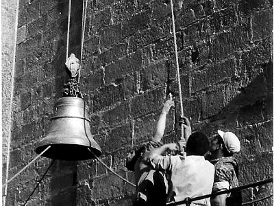 campana001  INSCRIPCIÓ A LES CAMPANES; FESTIVITAT DE CRIST REY 20 D'OCTUBRE 1961.