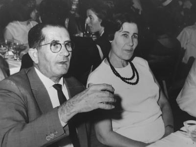 Maig 1965b  RAMON ORÓ I MAGDALENA MIQUEL A LA BODA DE LA DOLORS JOVELLS I RAMON RAMIS L'ANY 1965.