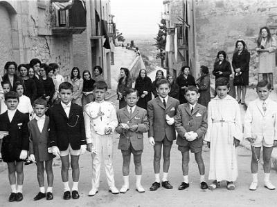 comunio0008  1969: JAUME SEGURA, JOSEP RAMON BELLET, FRANCISCO PAU, CONRAD SANS, SEBASTIÀ LOPEZ, DANIEL SIMÓ, JOSE MARI SORIANO, "FILL TREBALLADOR PORTELLA" I FRANCISCO JAVIER "FILL DEL METGE".
