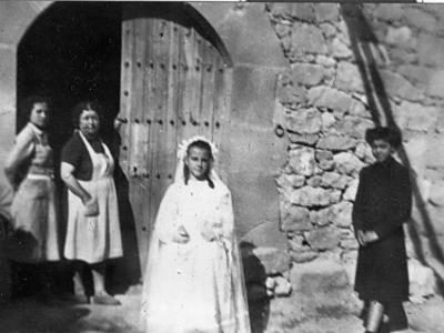 federic0003  COMUNIÓ CARME BOTÉ. LA DE L'ESQUERRA SA GERMANA MARIA TRESA BOTÉ. HI HA LA RAMONA...