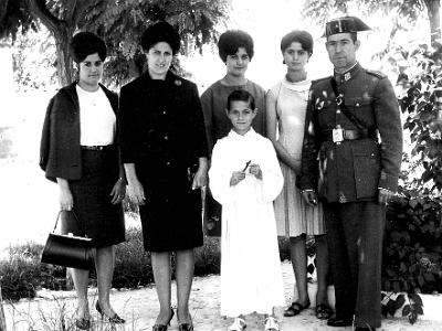 flix6a  ANTONIA ANTOLINO, MONTSERRAT PUJOL, TERE ANTOLINO, ANGELINES ANTOLINO, JOSÉ ANTOLINO I LLUÍS ANTOLINO.