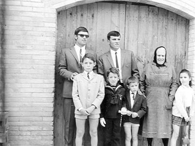siscogrup  CASIMIRO I MIQUEL ÀNGEL ORONICH, EL MODESTO I EL SISCO ORONICH AMB EL JOSEP RAMON I LA ISABEL BELLET.