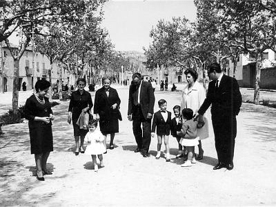 sala10005  FAMILIA SALA - SANS PASSEJANT PEL PASSEIG.