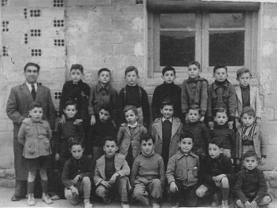 Flix5a  SR. ALFONSO:  MIQUEL MIQUEL, LLUÍS MIRÓ BORONAT, RAMON VILLOLDO, FRANCISCO LLOVERA, JOSEP "PALLOTES",JOSEP CUADRAT FALCÓ I RAMON ORONICH MIQUEL.FILA 2: JOSEP Mª FARRÉ, FRANCISCO BARBERÀ, JAUME PALLÀS, JOSEP ROCAMORA FARCIA,  PEPITO SEGURA BONET, JOSEP BODET COSTAFREDA, LLUÍS SEGURA I RAMON FALCÓ MATEU: SENTATS: RAMON FLIX, MORALES MATEU, JOSEP BOTARGUES, JOSEP BARBERÀ PRATS, JAUME BERNAUS "CANDO" I RAMON TORRES HUGUET ?.