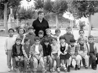 PauJuneda0010  ALEX MORO, LAURA BODET, XAVIER SIMÓ, IÑAKI PALACIOS, MIQUEL FARRAN, JORDI GASOL, MOGA I XAVIER ANGLADA. SENTATS: MARC SIMÓ, JOEL GRAU, JORDI CORRETJÉ, LILIAN CORRETJÉ, PIQUÉ, MERITXELL SOLÉ, SARA COSTAFREDA, ESTER BONET I XAVIER ESQUERRA. LA MESTRA LA MARIA REBULL. MESTRA SRA. MARIA REBULL.