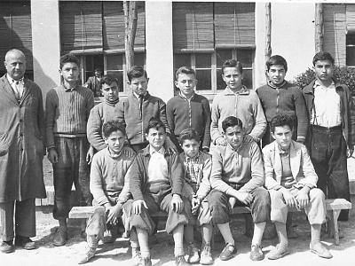 grup0001  ABRIL 1958: FILA 1: DON PASQUAL, JOSEP TRIQUELL "GANXO", MIQUEL RIBELLES, DEONISIO COSTAFREDA, EVARISTO MONZONÍS, SALVADOR JOVELLS, JOSEP MATEU TOST I MANUEL SARDÀ PEREZ. FILA 2: CONTRERAS, LLADO, FRANCISCO FALCÓ, RAMON VALLS I FELIP SEGURA.