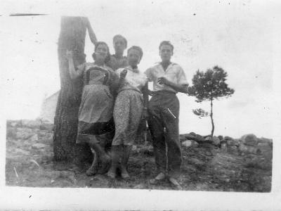 1953 a l'Ermita de CASTELLDANS  ELS MATEIXOS D'ABANS A L'ERMITA.
