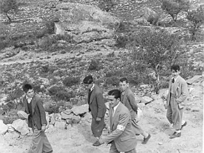 eloiprocess  ELOI REBULL PUJANT A L'ERMITA.