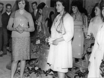 rosa0012  CERIMÒNIA DE LES CAMPANES 1961. LES NOIES ISABEL RAMIS BALLESTÉ, PILAR MIQUEL,TRESA BOTÉ, ROSER RAMIS..... EL NOI DE LES ULLERES POTSER EL JOSEP TRIQUELL.