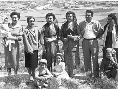 sansA0001  ROSAURA OLIVART, CARME "DE CAL CON", RAMONA OLIVART, MARIA LLOVERA, RAMON LLOVERA,  JOSEFA, CONXITA JOVELLS, TRESINA "POPA" I LOLITA LLOVERA.