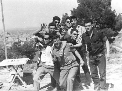 sere0020  A L'ERMITA: RAMON FALCÓ, JOSEP BODET, CASIMIRO ORONICH, RAMON BODET, ANTONIO PRATS, LLUÍS FONTANA, JOSEP TRIQUELL Y ENRIC EZQUERRA.
