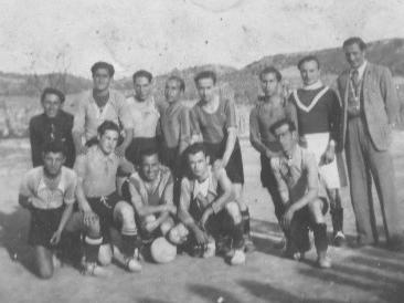 Escaner27  RAMON DEL GEPET, ?, RAMON FARRAN SIMÓ, ?, JOSEP MIQUEL FARRAN, ?, JOAN DEL PISTOL, ?. ANTONIO GOMEZ "MOSCA", I LA RESTA NO HO SÉ.