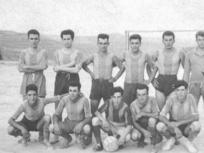 albages  U.E. CASTELLDANS AL CAMP DE L' ALBAGÉS AMB DATA 28/08/1958. DEMPEUS: JOSEP BOTARGUES "ESQUERRÉ", WIFREDO FERRER, MORALES MATEU, MIQUEL MIQUEL, JOSEP CUADRAT I JULIAN HIDALGO. ACOTXATS: JAUME BERNAUS "CANDO", PEPITO CURCÓ, RAMON FALCÓ, JOSEP ANGLADA "DEMETRIO" I RAMON SEGURA.
