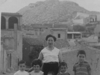 castell-Q  PILAR CALES I ELS NENS RAMON CAMÚS, Mª PILAR EZQUERRA, Mª TERESA BONET, GREGORIO EZQUERRA, JESÚS EZQUERRA.