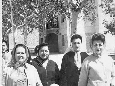 domin0002  CONCEPCIÓ PERE, DOLORES "DEL PELAT", NURI FARRAN, LA RAMONA OLIVART I EL NEN DOMINGO SUÑÉ.