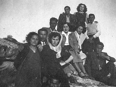 grup-f11  LA MATEIXA COLLA.