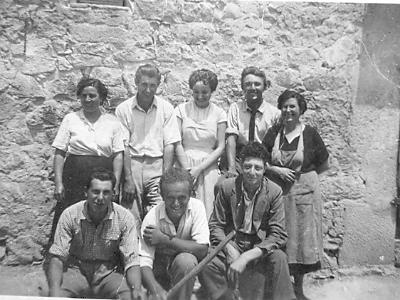 grup333  RAMONA "DONA BEP DE LA FLOR", MIQUEL COSTAFREDA "TRONQUETS", REMEI "GERMANA DEL MIQUELET DE L'ELIA", MANDIQUET I DOLORES BERNAUS, JOSEP CUADRAT "BEP SERASA", AGUSTÍ BOTÉ I RAMON FARELL "CAL POPA".