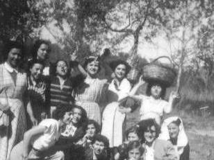 grupdones  I AQUESTES...