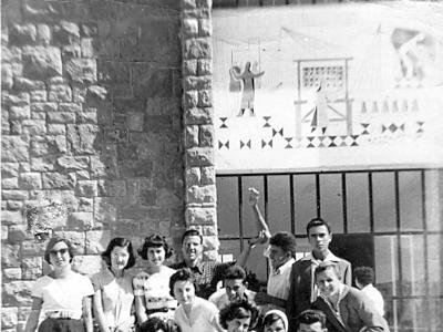 torres0007  EXCURSÓ A TARRAGONA: SOFIA MIQUEL, PEPITA CURCO, Mª TRESA REBULL,  CASIMIRO ORONICH, JAUME PALLÀS I RAMON TORRES.  AGITATS: RAMONA PUIG ?, Mª PILAR JOVELLS, JOSEP FARRAN BOTARGUES, RAMONA ORÓ, LOLITA LLOVERA, ANTONIO PRATS I ENRIC ESQUERRA.