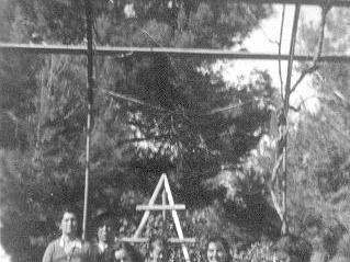 triquells45  FESTA A TRIQUELLS, L'ANY 1945: HI HA LLUIS ESQUERRA, AMADO COLUNGO, MERCÈ SIMÓ,...