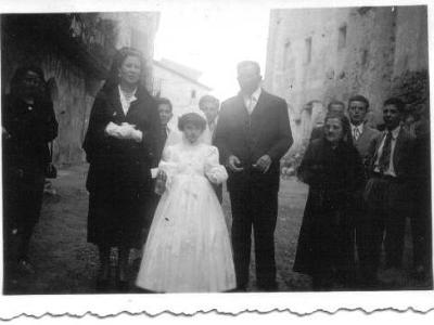 comuramo  LA COMUNIÓ DE RAMONA ORÓ I MIQUEL A ARTESA DE LLEIDA. MAGDALENA MIQUEL, RAMONA ORÓ I RAMON ORÓ.