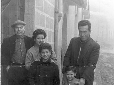 casajoan  RAMON FARRAN BELLET, Mª DOLORES ROYO POMAR, RAMON FARRAN SIMÓ, DOLORS FARRAN ROYO I JOAN FARRAN ROYO.