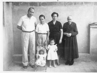 flix8a  RAMON FLIX SEGURA, RAMON FLIX PERE, ROSITA PERE, ROSA SEGURA I AGNÈS FLIX.