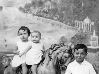sansA0021  ANTONIETA, MARIA I RAMON LLOVERA.